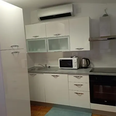 Majstorovic Apartamento Seline