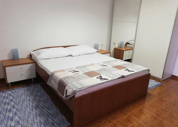 Majstorovic شقة *